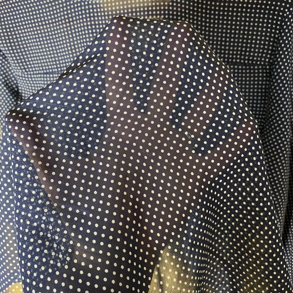 WOMANS DRESSY NAVY BLUE SHEER POLKA DOT HIGH LOW TOP SIZE MEDIUM - Picture 5 of 5